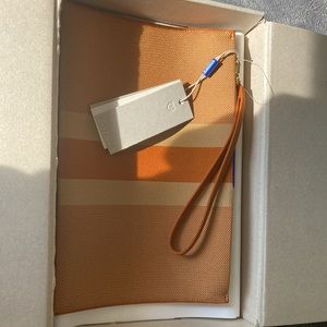 NWT Rothy’s Clutch